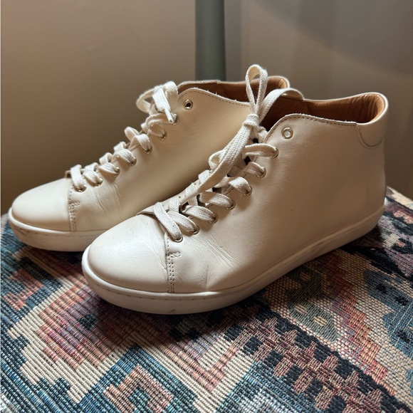 Sezane Cream Leather Sneakers - Picture 7 of 8